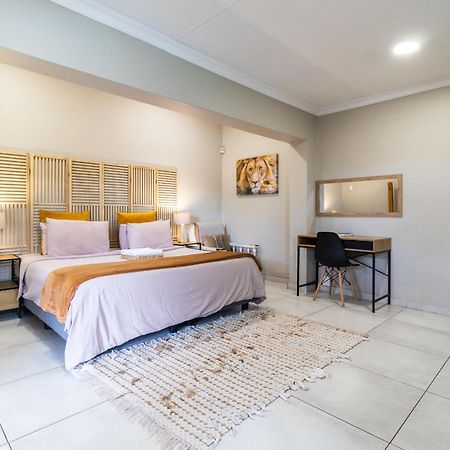 Bosveld In Die Stad 2 Guesthouse アルバートン エクステリア 写真