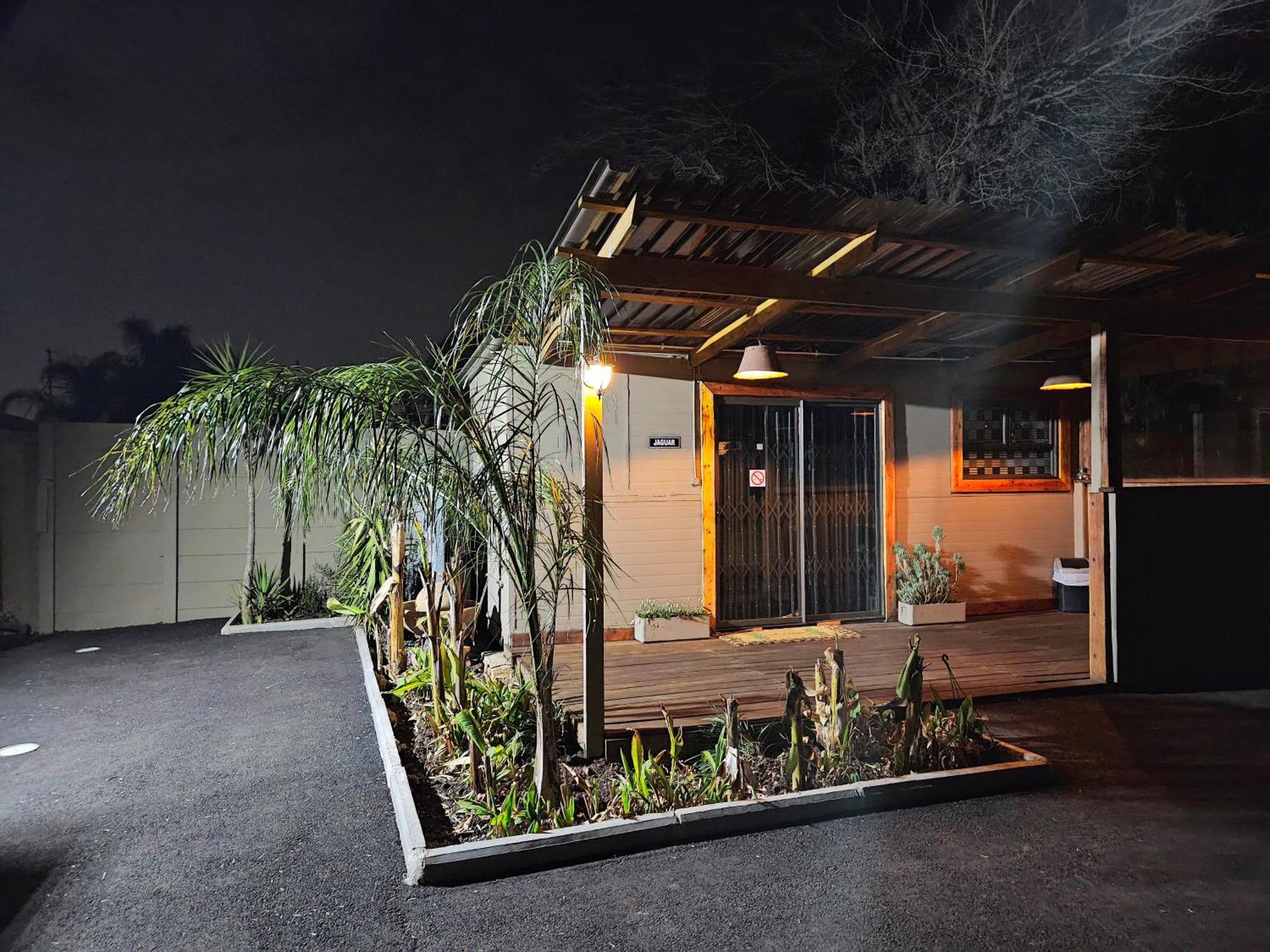 Bosveld In Die Stad 2 Guesthouse アルバートン エクステリア 写真