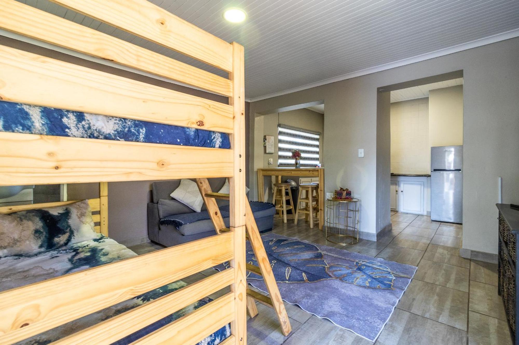 Bosveld In Die Stad 2 Guesthouse アルバートン エクステリア 写真